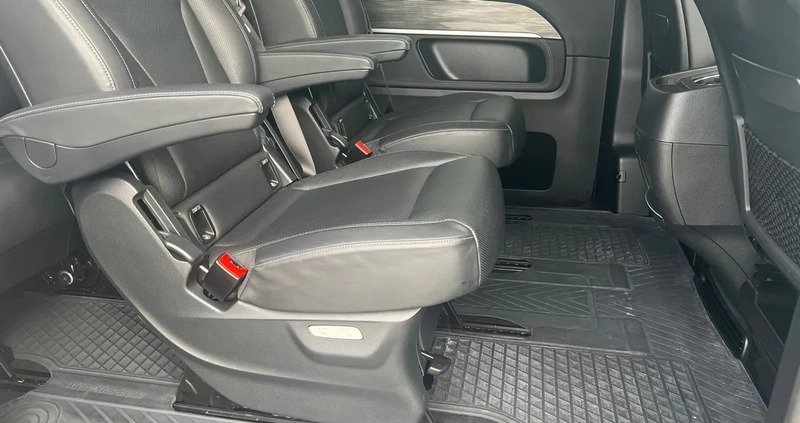 Mercedes-Benz Klasa V cena 299900 przebieg: 93000, rok produkcji 2021 z Dobra małe 56